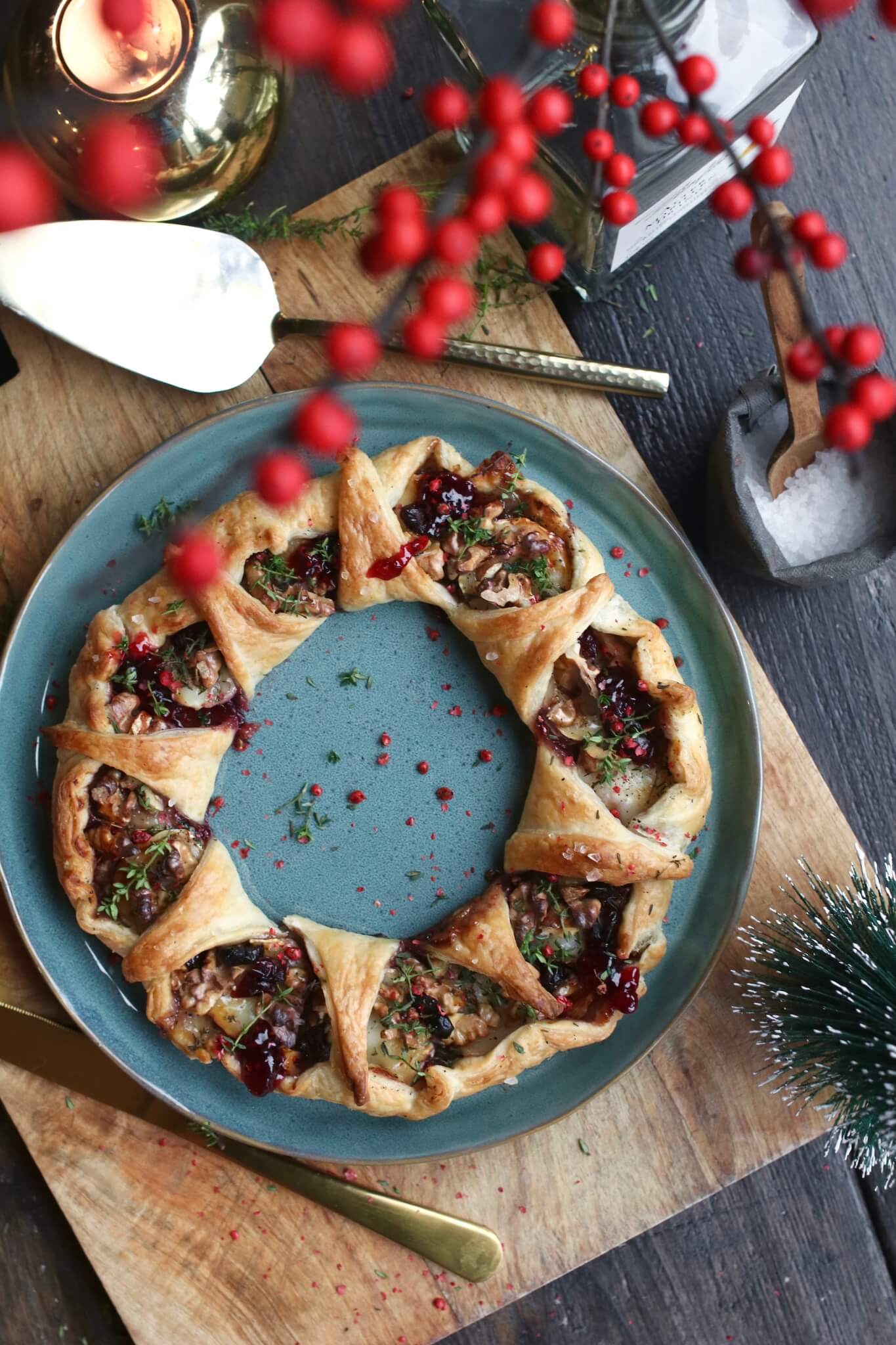 Hartige kerstkrans met honing-geitenkaas en walnoten, Originele kersthapjes, Hapjes uit de oven, Beaufood recepten, Mooie kersthapjes, Bladerdeeg hapjes kerst, Kerstkrans bladerdeeg, Makkelijke kerst recepten